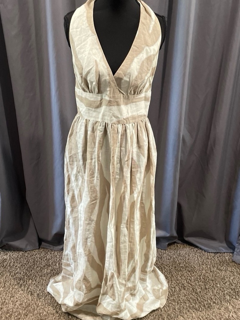 Banana Republic 100% linen halter neck, maxi dress size 8